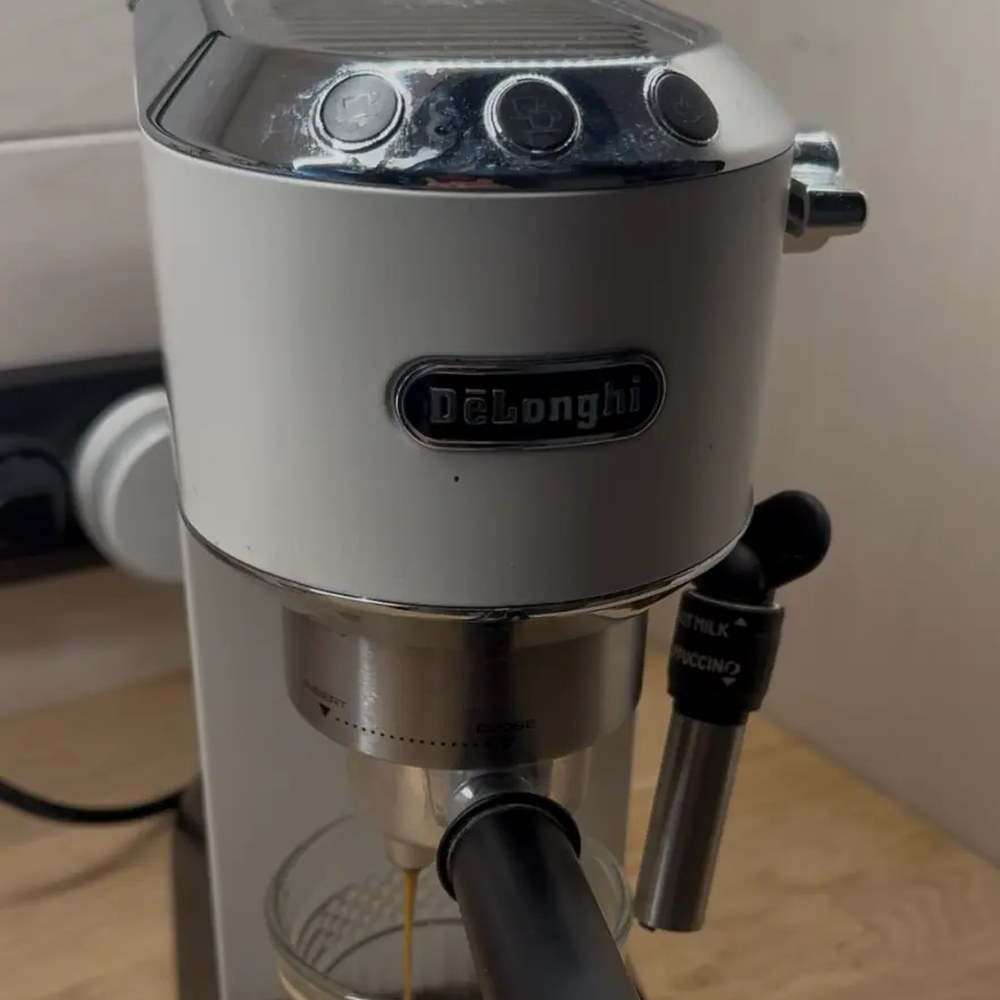 De'Longhi espresso machine